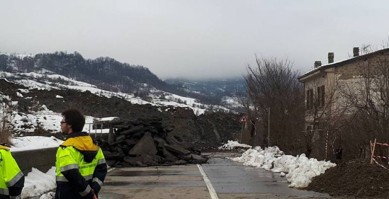 GAGGIO MONTANO Da domani riaperta la viabilità nella zona della frana