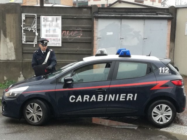 BOLOGNA: I Carabinieri intervengono in aiuto di un anziano collega