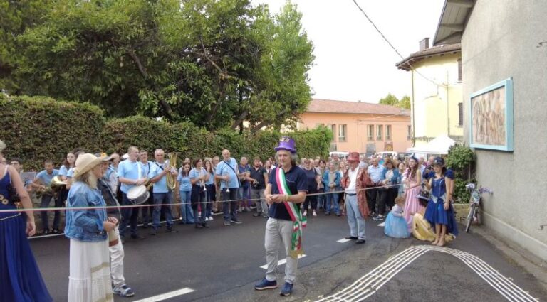 VERGATO (BO): Artolè nel coloratissimo borgo d’Appennino