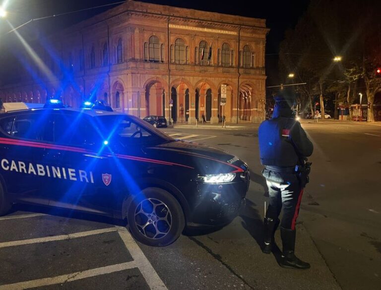 BOLOGNA – Criminalità sui binari: studente spagnolo aggredito, due minorenni arrestati dai carabinieri