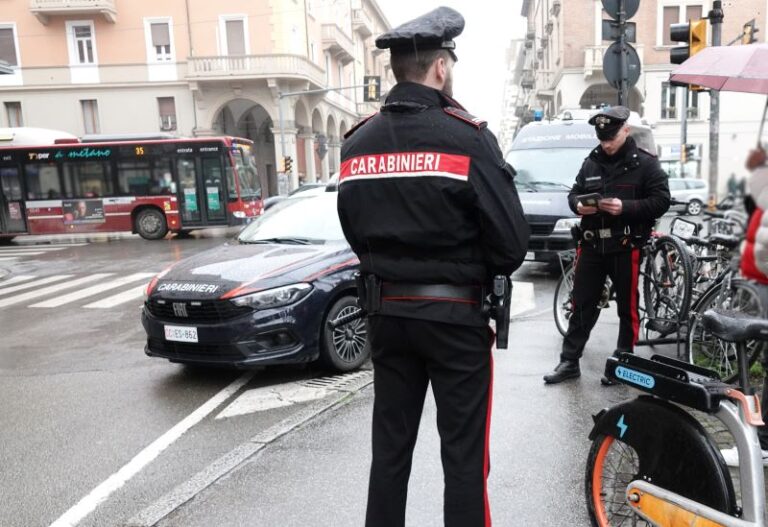 BOLOGNA: Richiesta di aiuto di docenti e genitori per smantellare il traffico di droga davanti ad un Istituto comprensivo