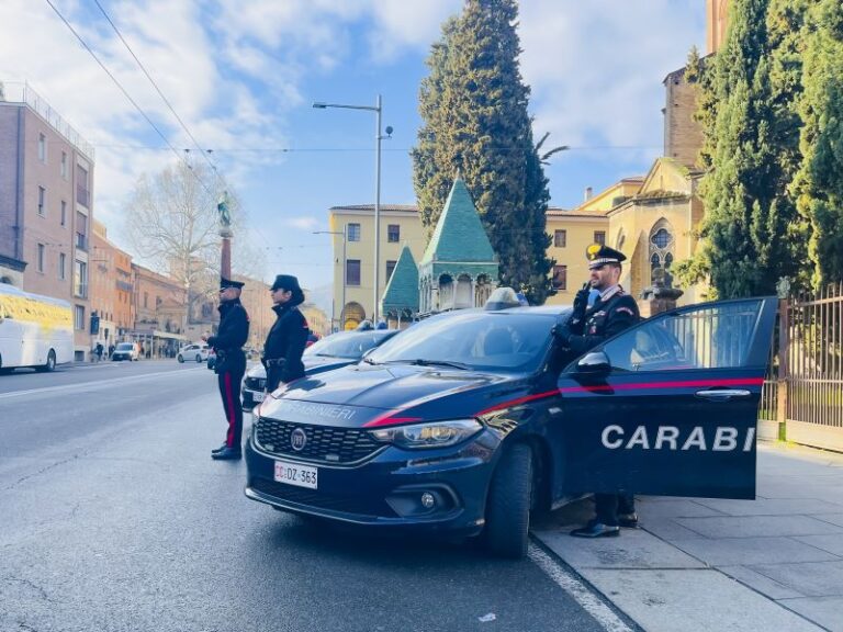 BOLOGNA: Baby gang semina il panico tra i passanti. Identificati dai carabinieri i presunti autori di una rapina e lesioni personali