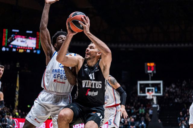 BASKET EUROLEGA: A Istanbul la Virtus Segafredo proverà a battere l’ex coach Banchi